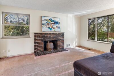 13575 Roosevelt Way N, Seattle, WA 98133 - Photo 7