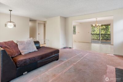 13575 Roosevelt Way N, Seattle, WA 98133 - Photo 8