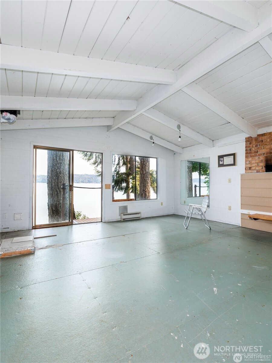 40 N Triton Head Drive , Lilliwaup, WA 98555