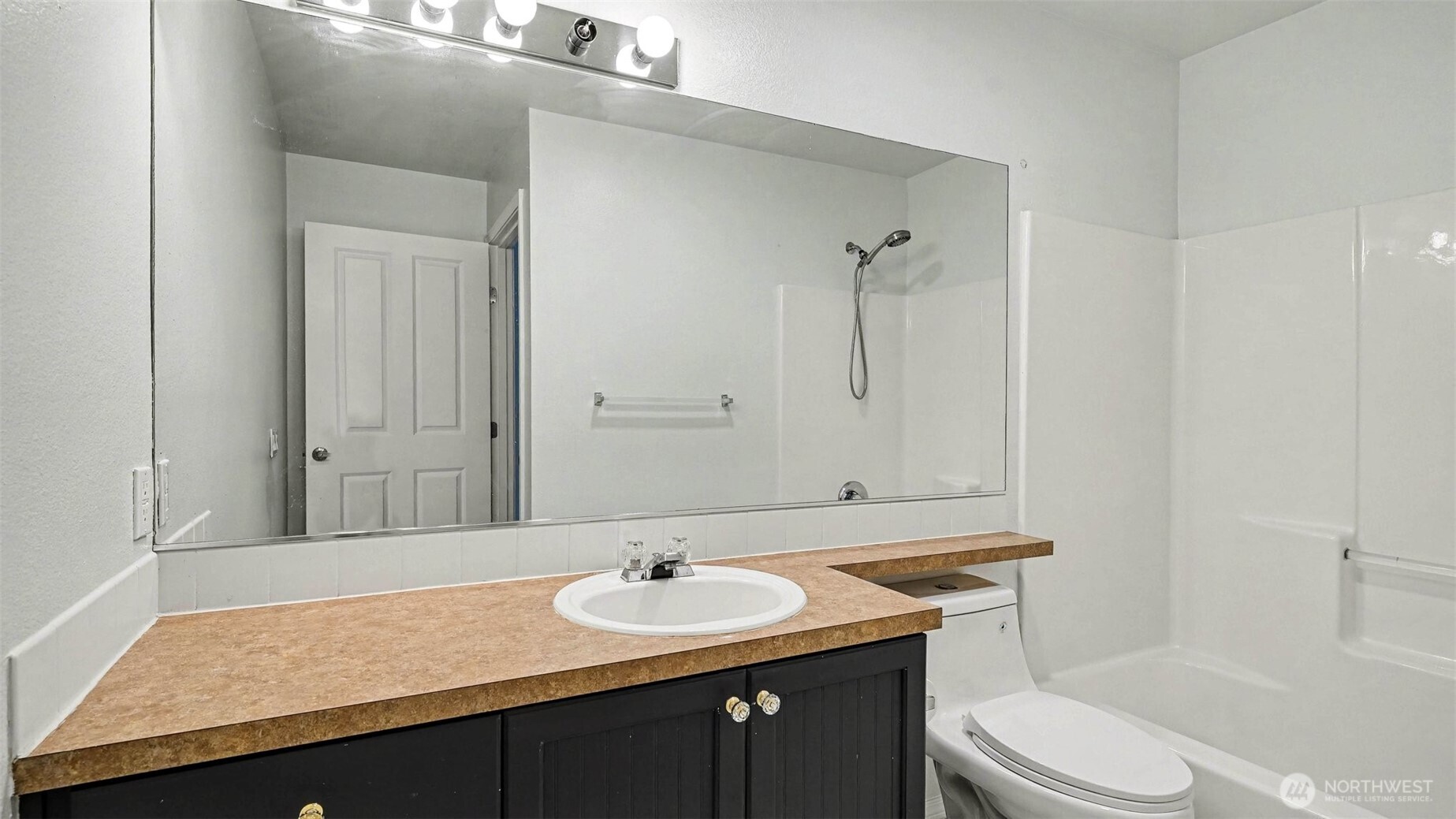 1500 S 18th St #D202, Renton, WA 98055