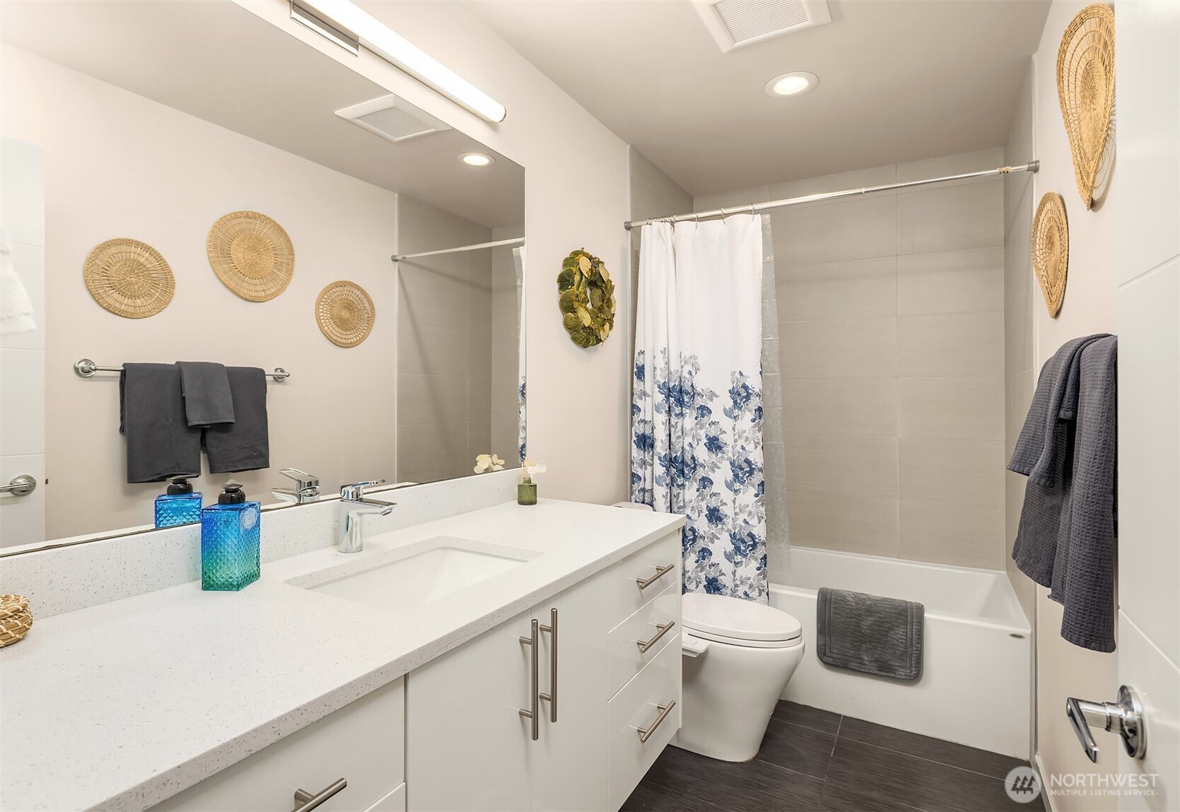 6221 20th Avenue NW, Seattle, WA 98107