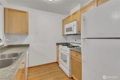 13349 Ambaum Boulevard SW, Burien, WA 98146 - Photo 9