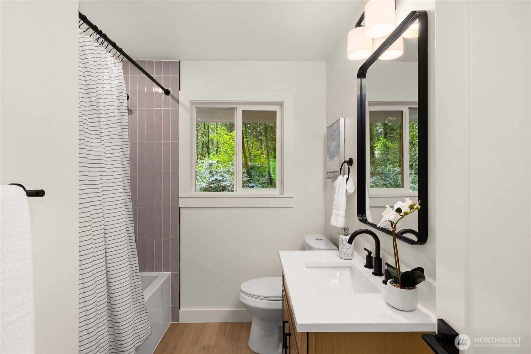 14442 Phelps Road NE, Bainbridge Island, WA 98110