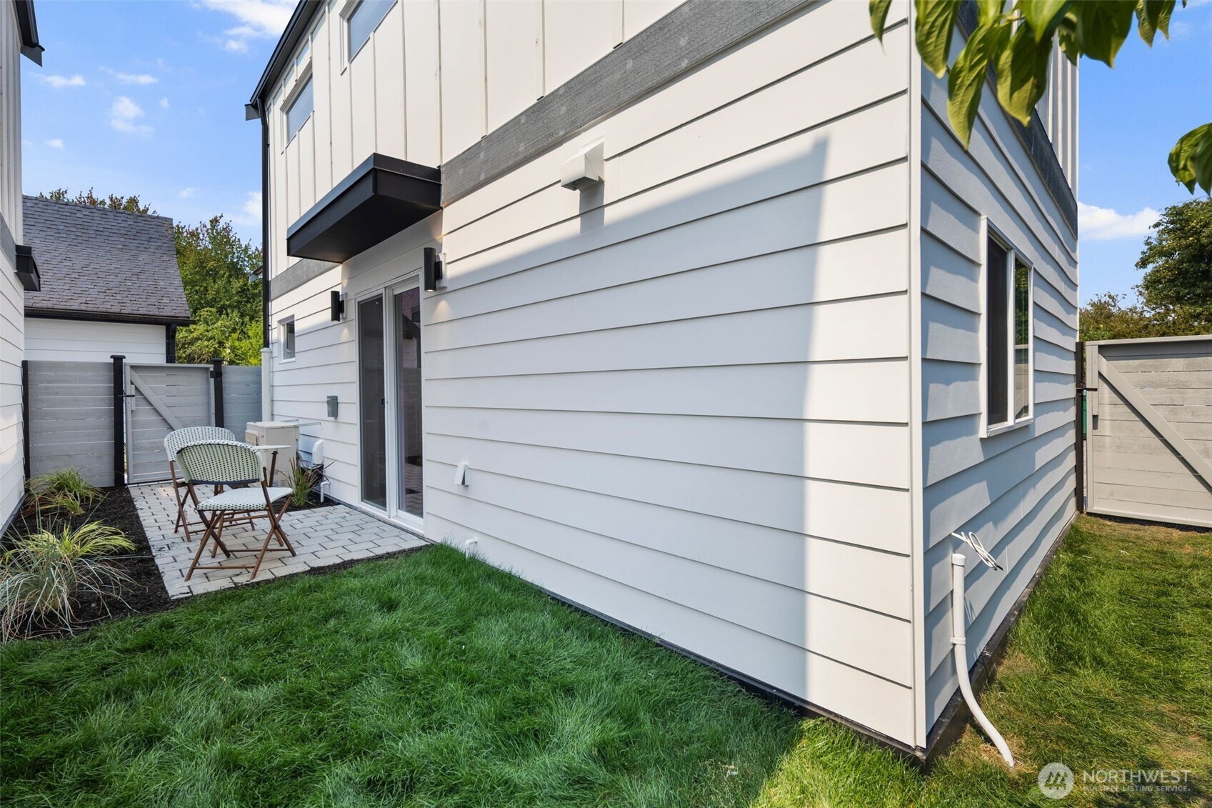 820 B S Sullivan Street , Seattle, WA 98108