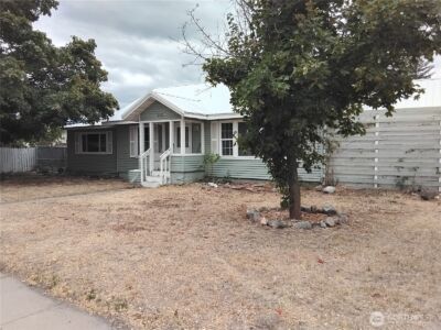 910 Dogwood Street , Oroville, WA 98844