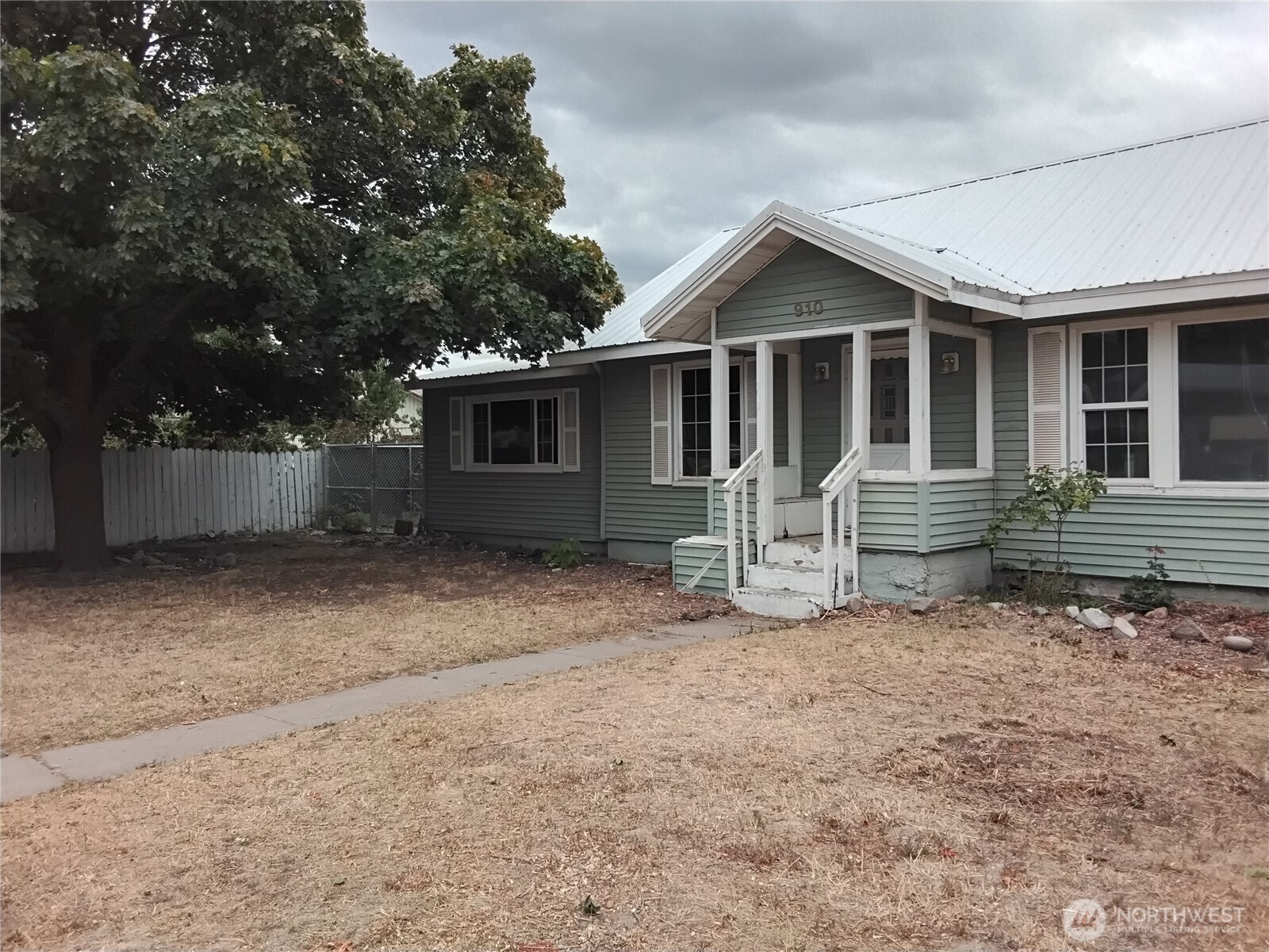 910 Dogwood Street , Oroville, WA 98844