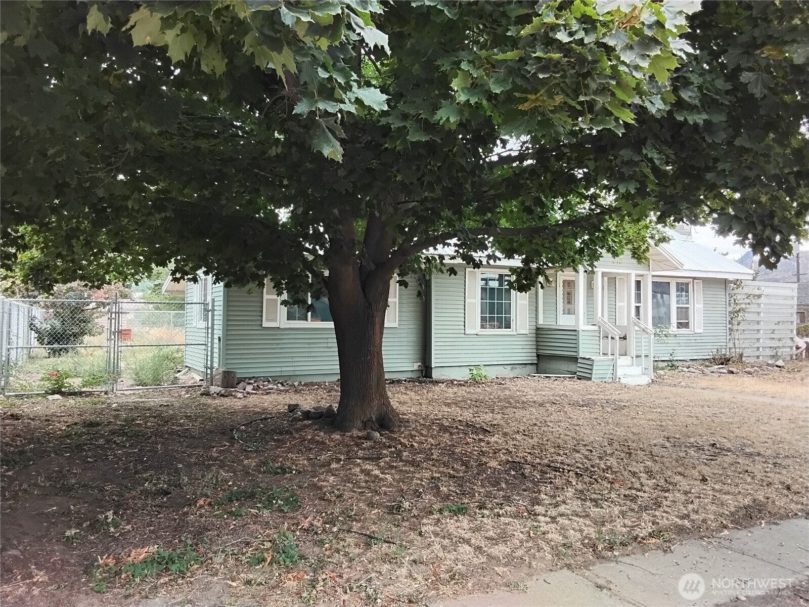 910 Dogwood Street , Oroville, WA 98844