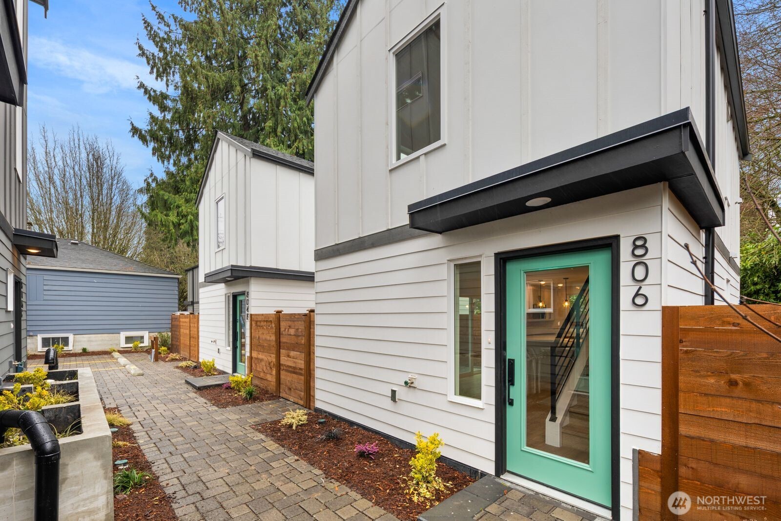 806 S Rose Street , Seattle, WA 98108