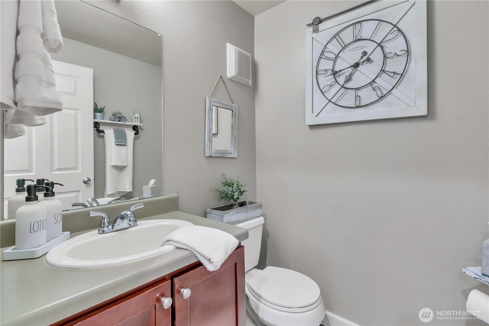 23712 13th Place S #1006, Des Moines, WA 98198