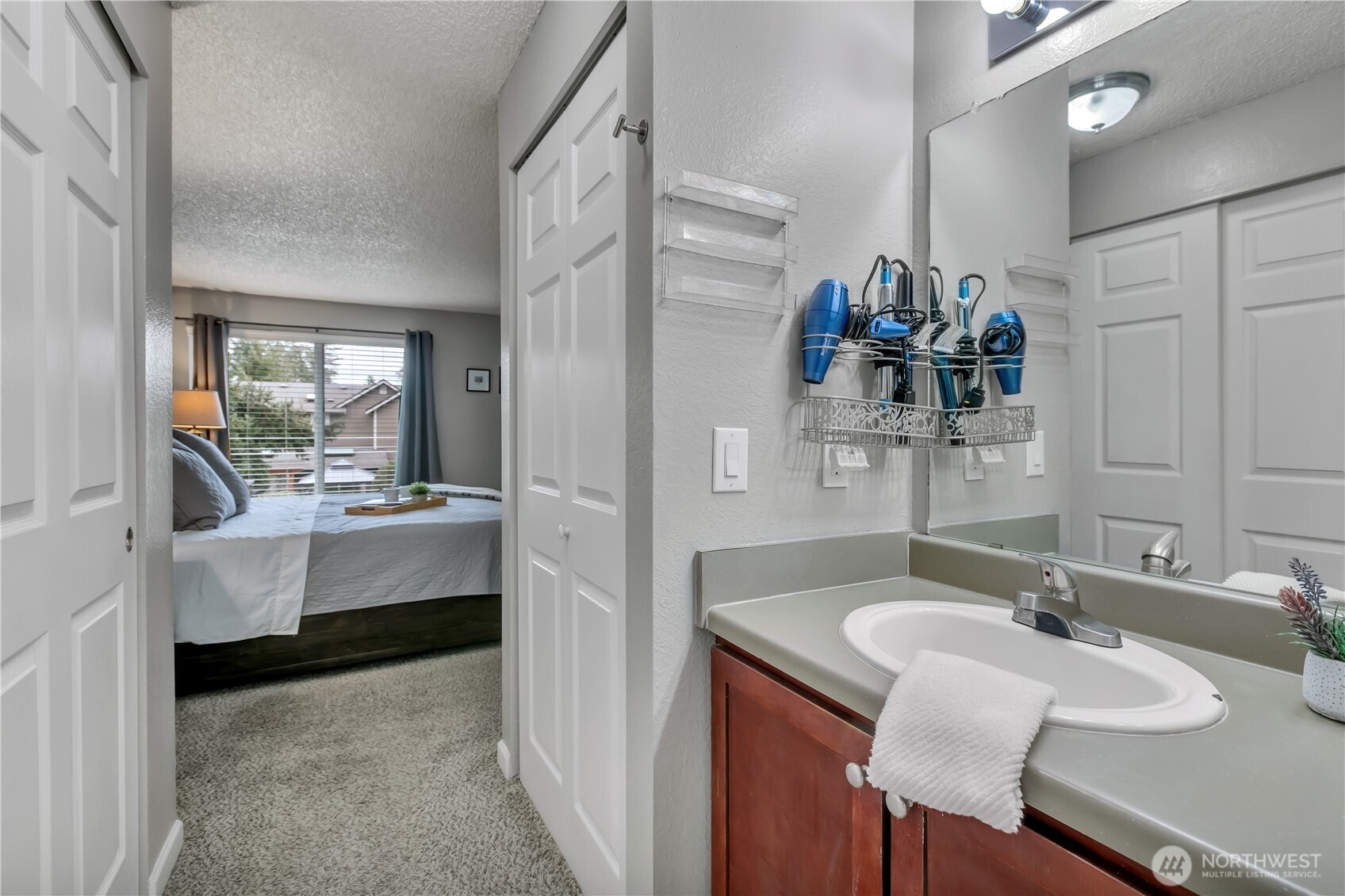 23712 13th Place S #1006, Des Moines, WA 98198