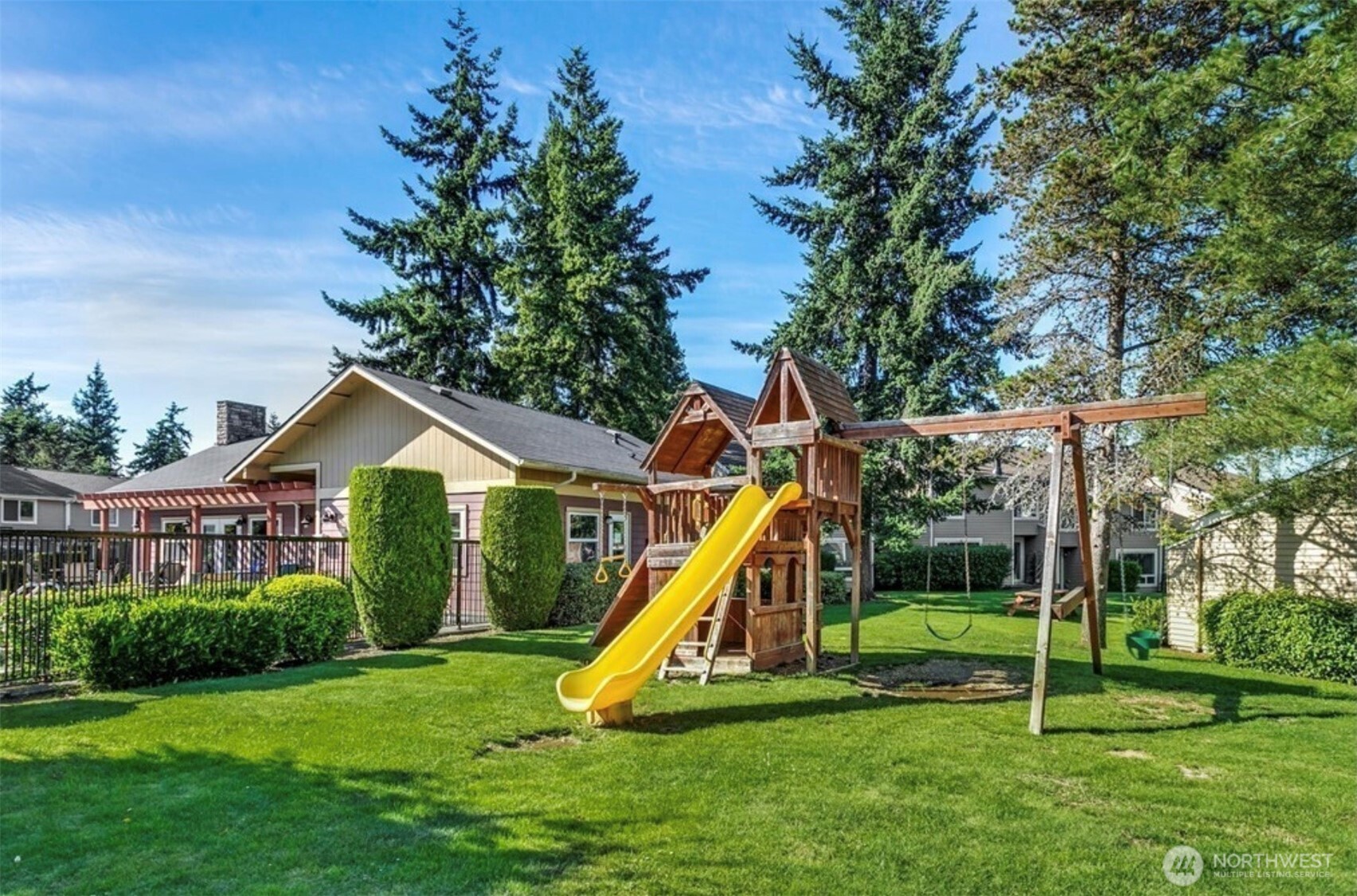 23712 13th Place S #1006, Des Moines, WA 98198