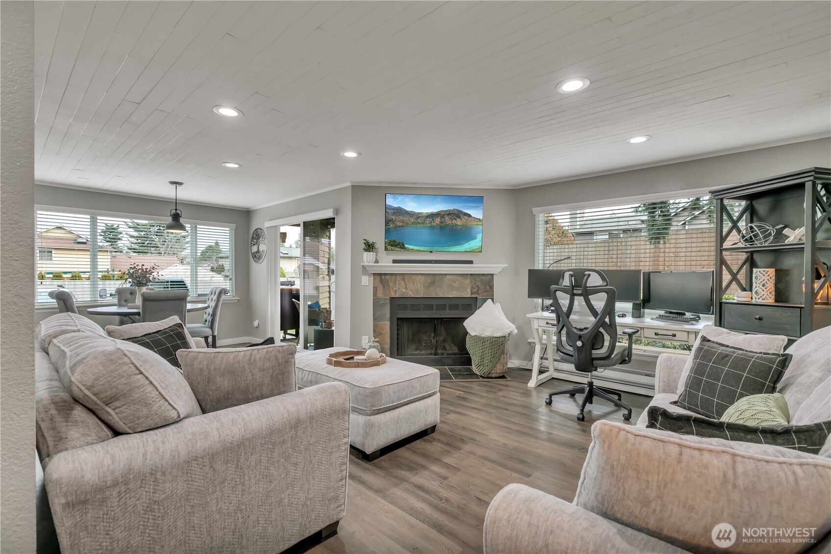 23712 13th Place S #1006, Des Moines, WA 98198