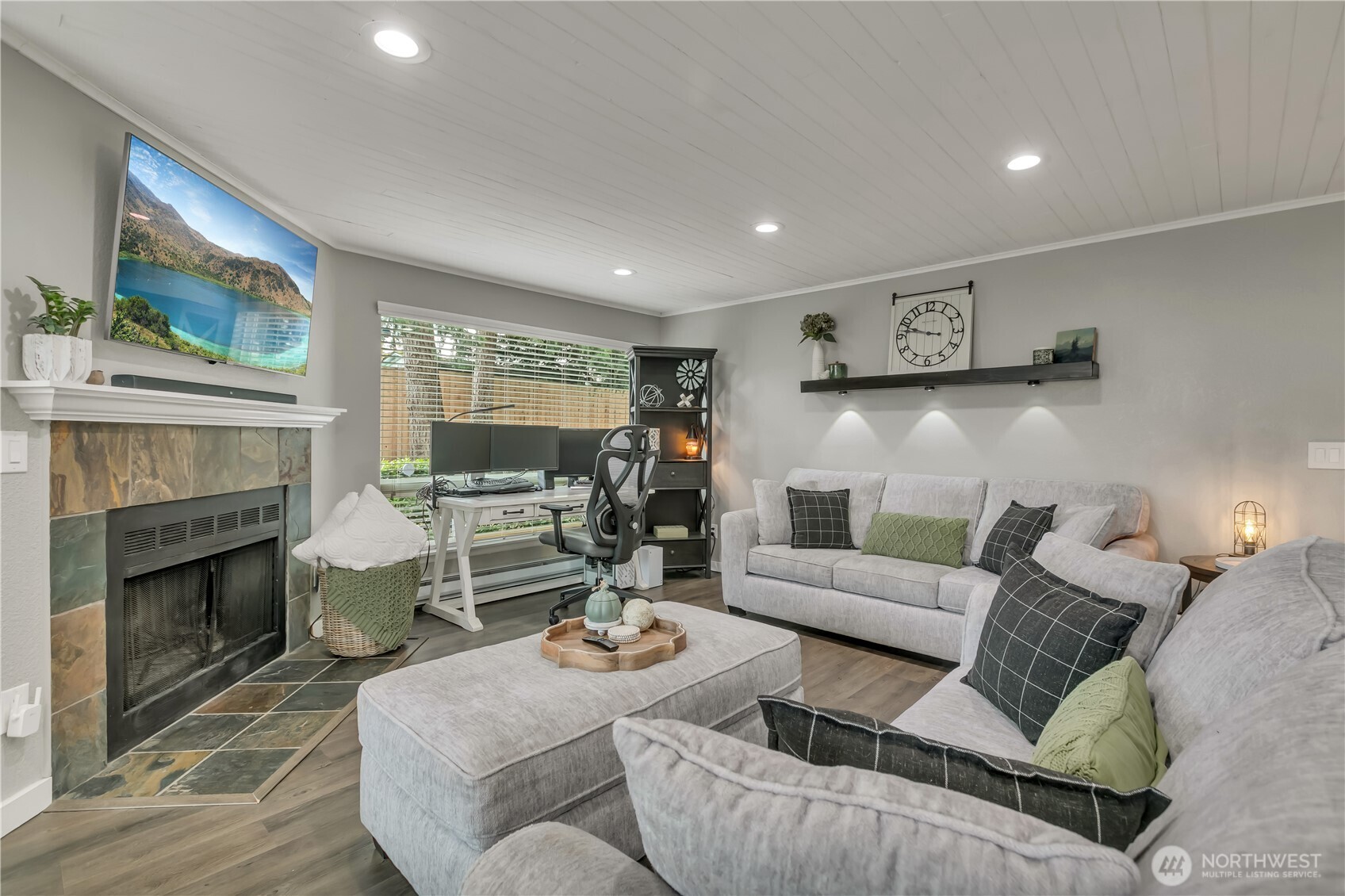 23712 13th Place S #1006, Des Moines, WA 98198