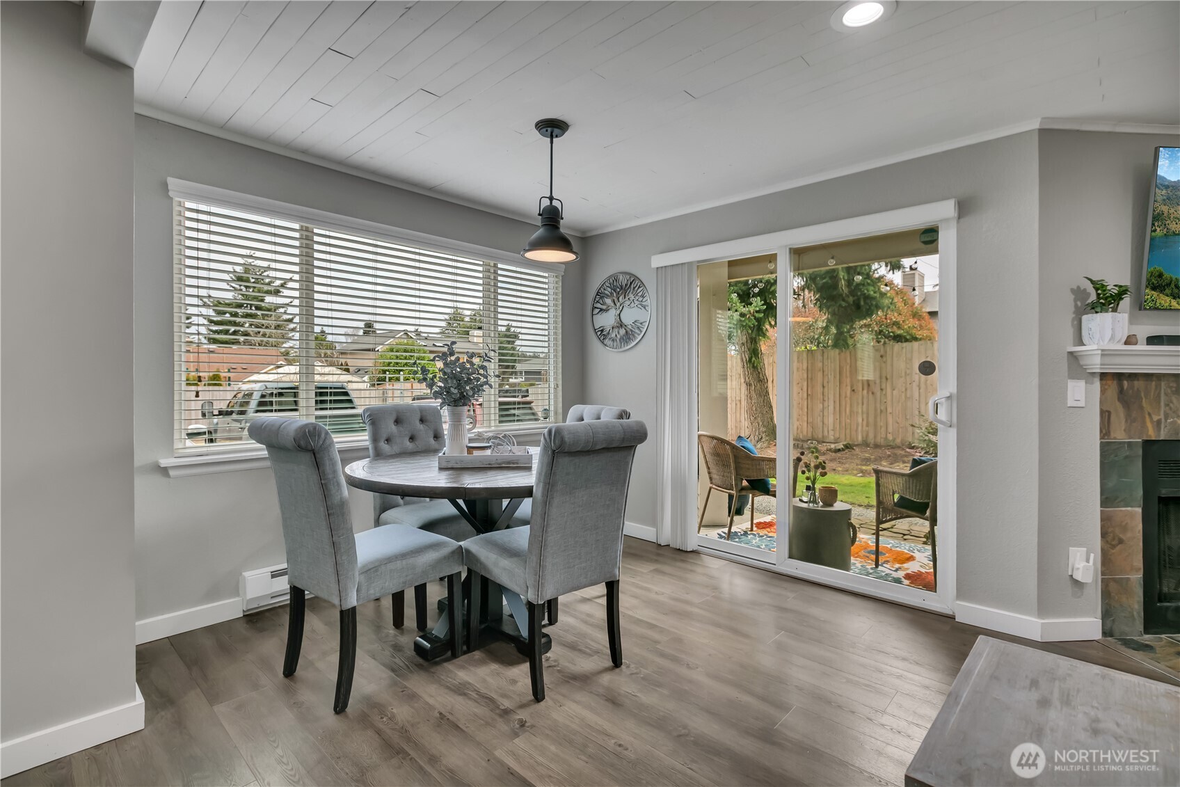 23712 13th Place S #1006, Des Moines, WA 98198