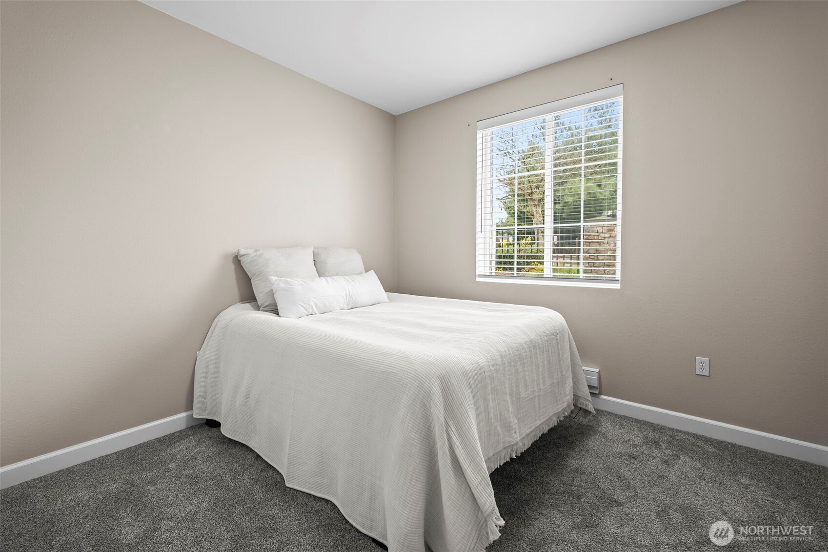 10016 186th Place E #104, Puyallup, WA 98375