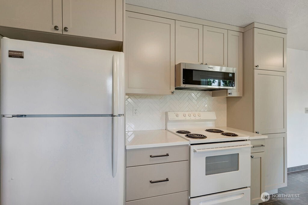 90 Kem Street , Port Hadlock, WA 98339