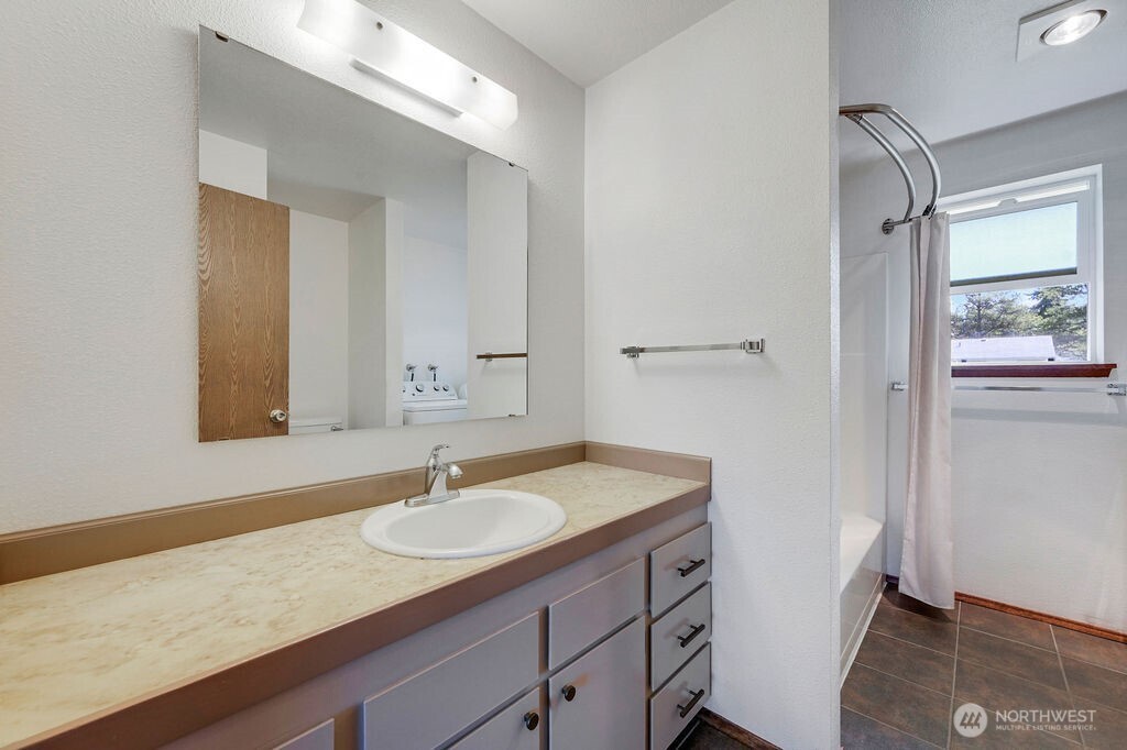 90 Kem Street , Port Hadlock, WA 98339