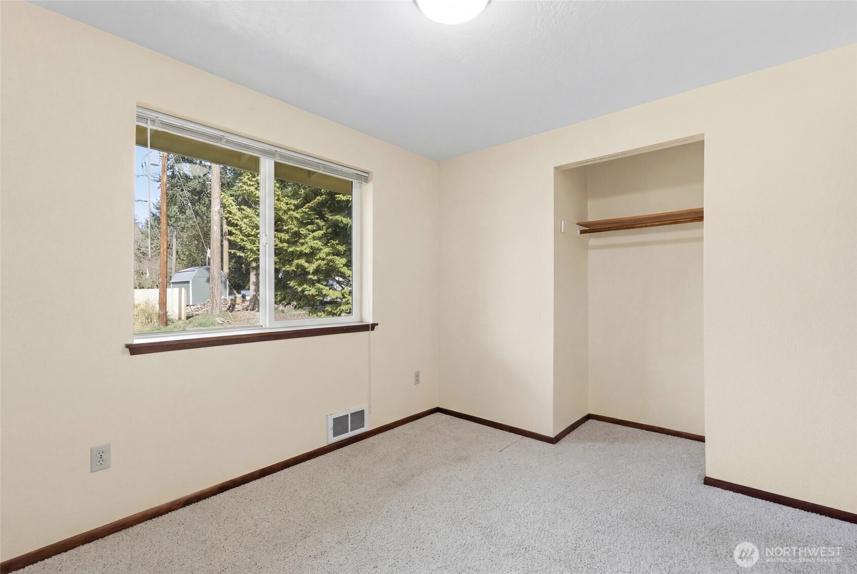 90 Kem Street , Port Hadlock, WA 98339