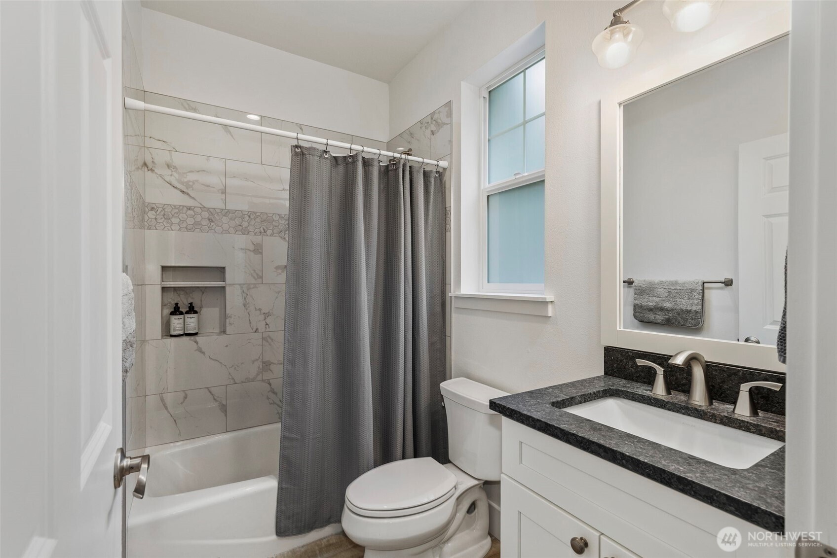 28 Deer Hollow Road , Port Ludlow, WA 98365