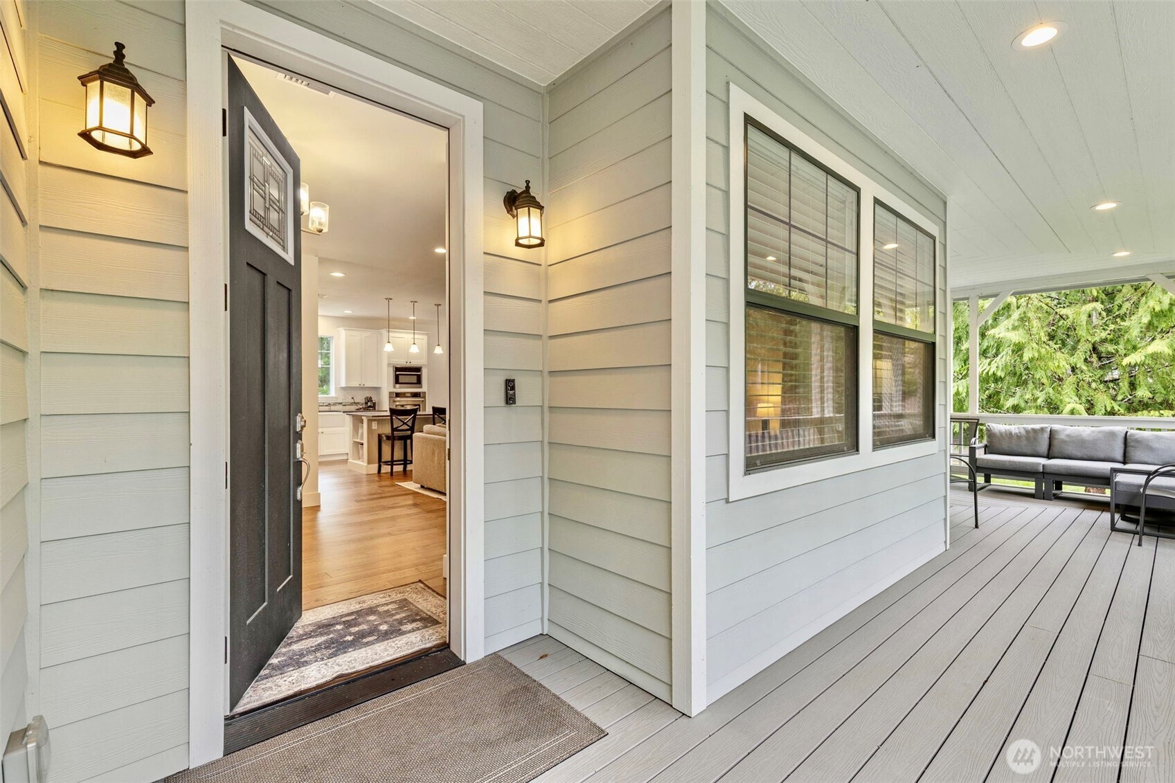 28 Deer Hollow Road , Port Ludlow, WA 98365