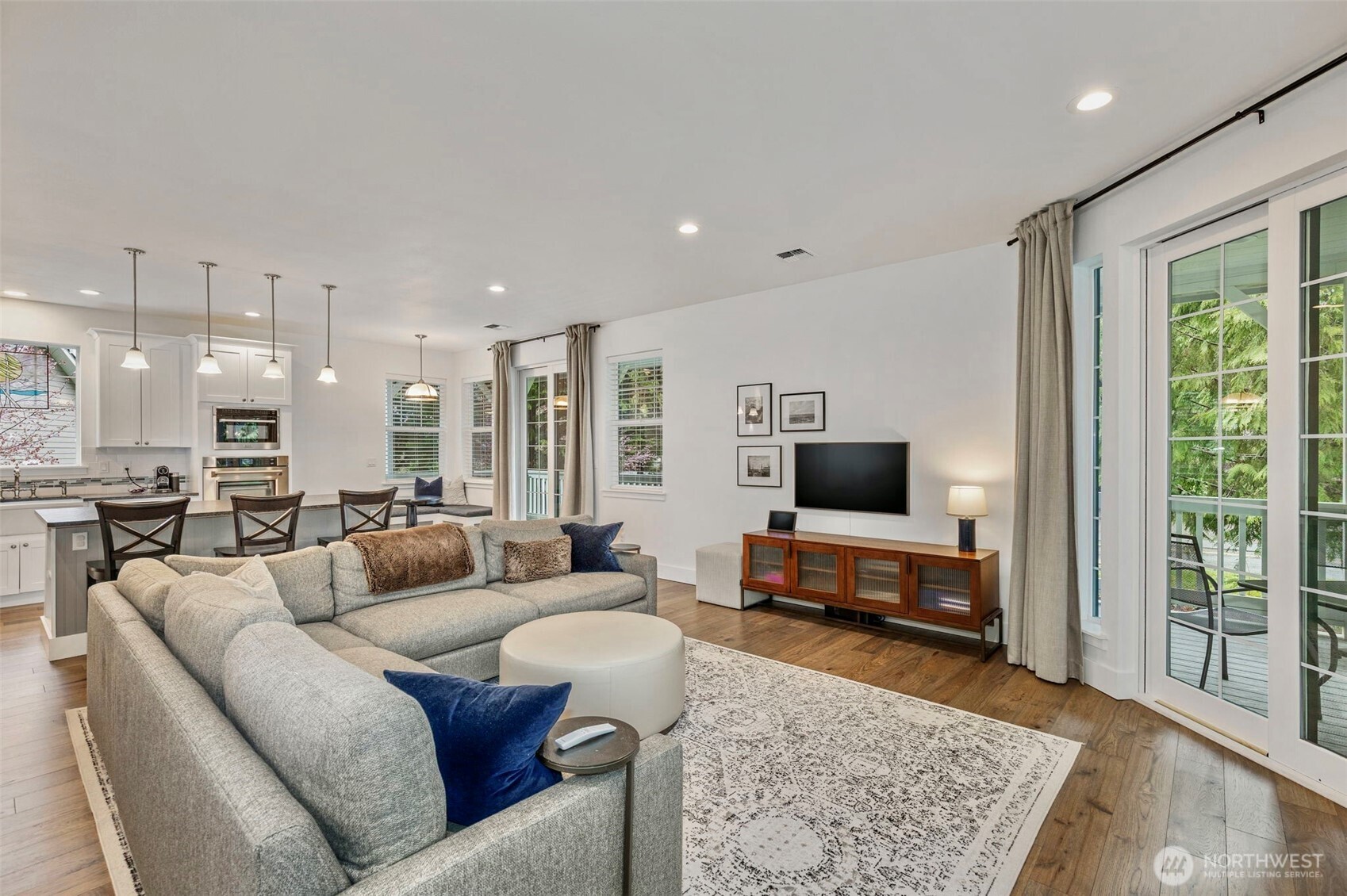 28 Deer Hollow Road , Port Ludlow, WA 98365