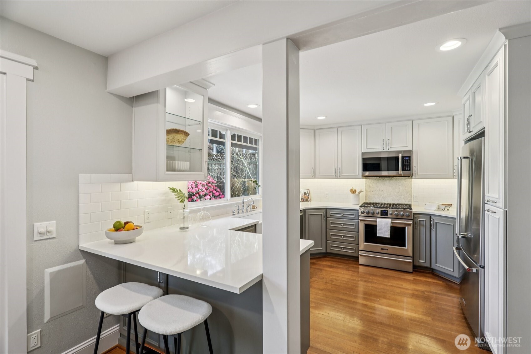 1606 33rd Avenue , Seattle, WA 98122