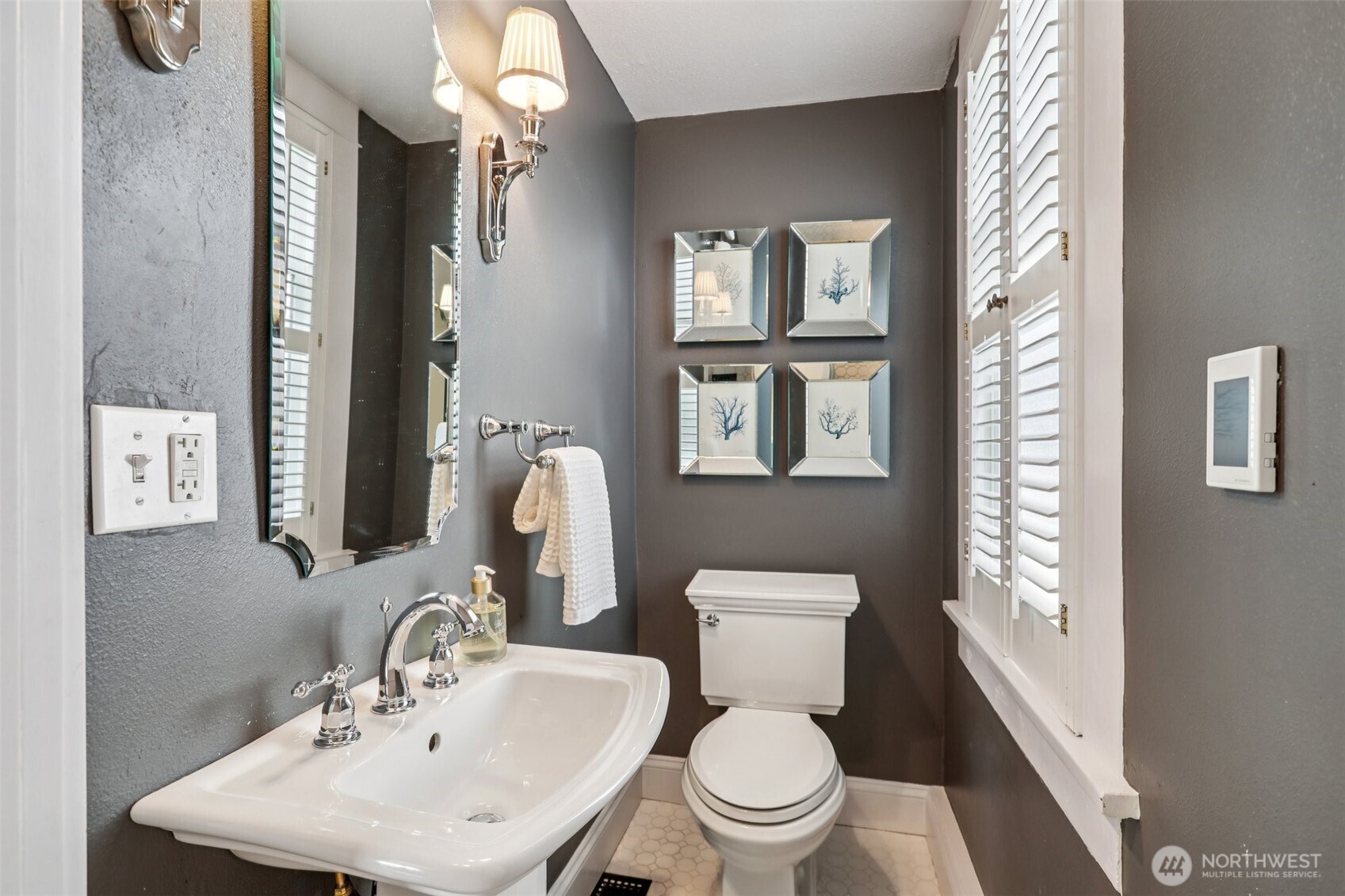 1606 33rd Avenue , Seattle, WA 98122