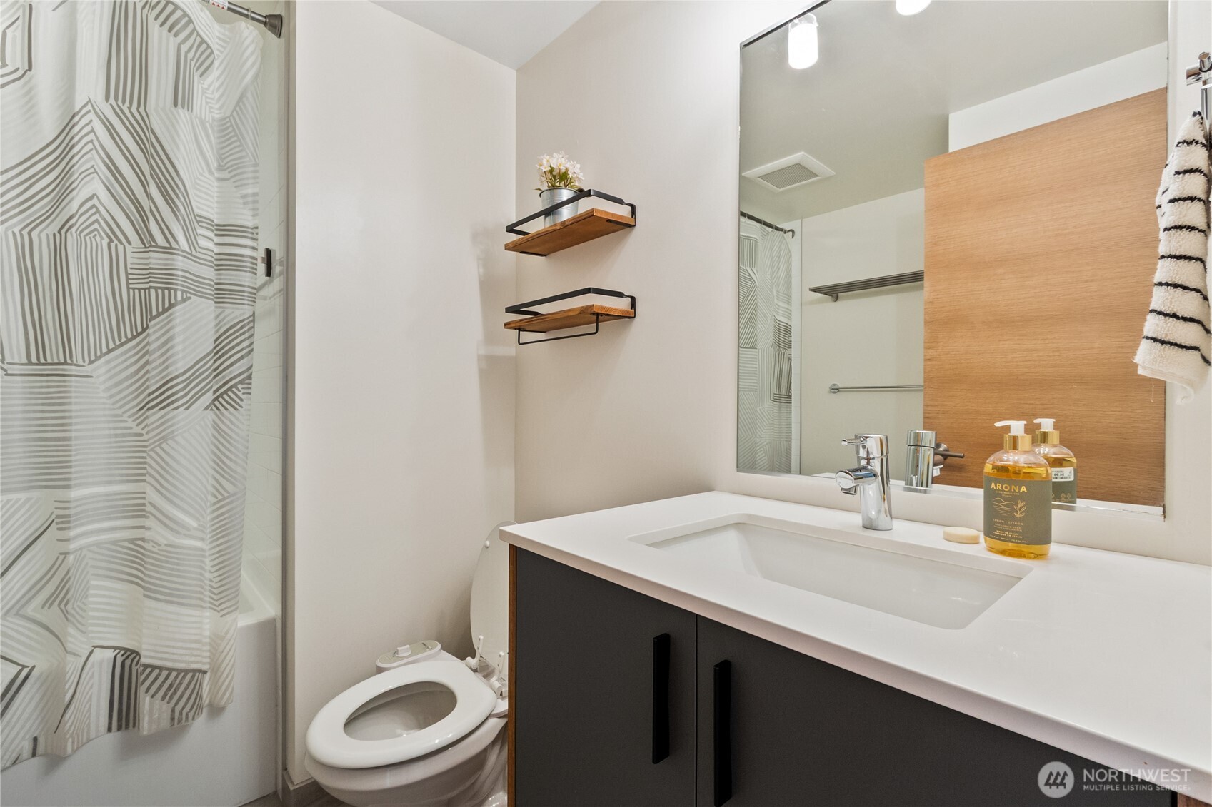 2011 NW 64th Street #B, Seattle, WA 98107