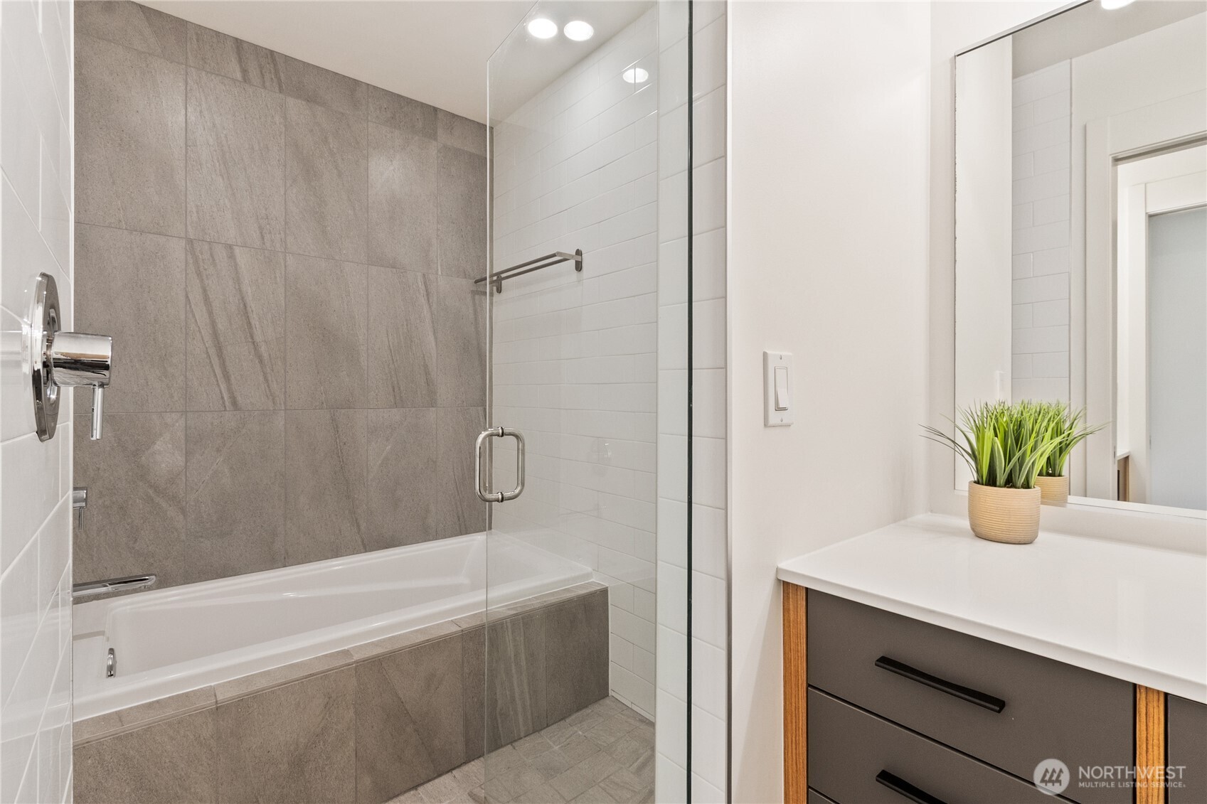 2011 NW 64th Street #B, Seattle, WA 98107