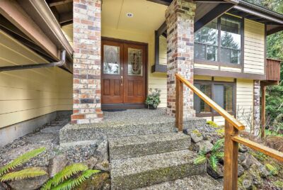 7861 University Point Circle NE, Bremerton, WA 98311 - Photo 2