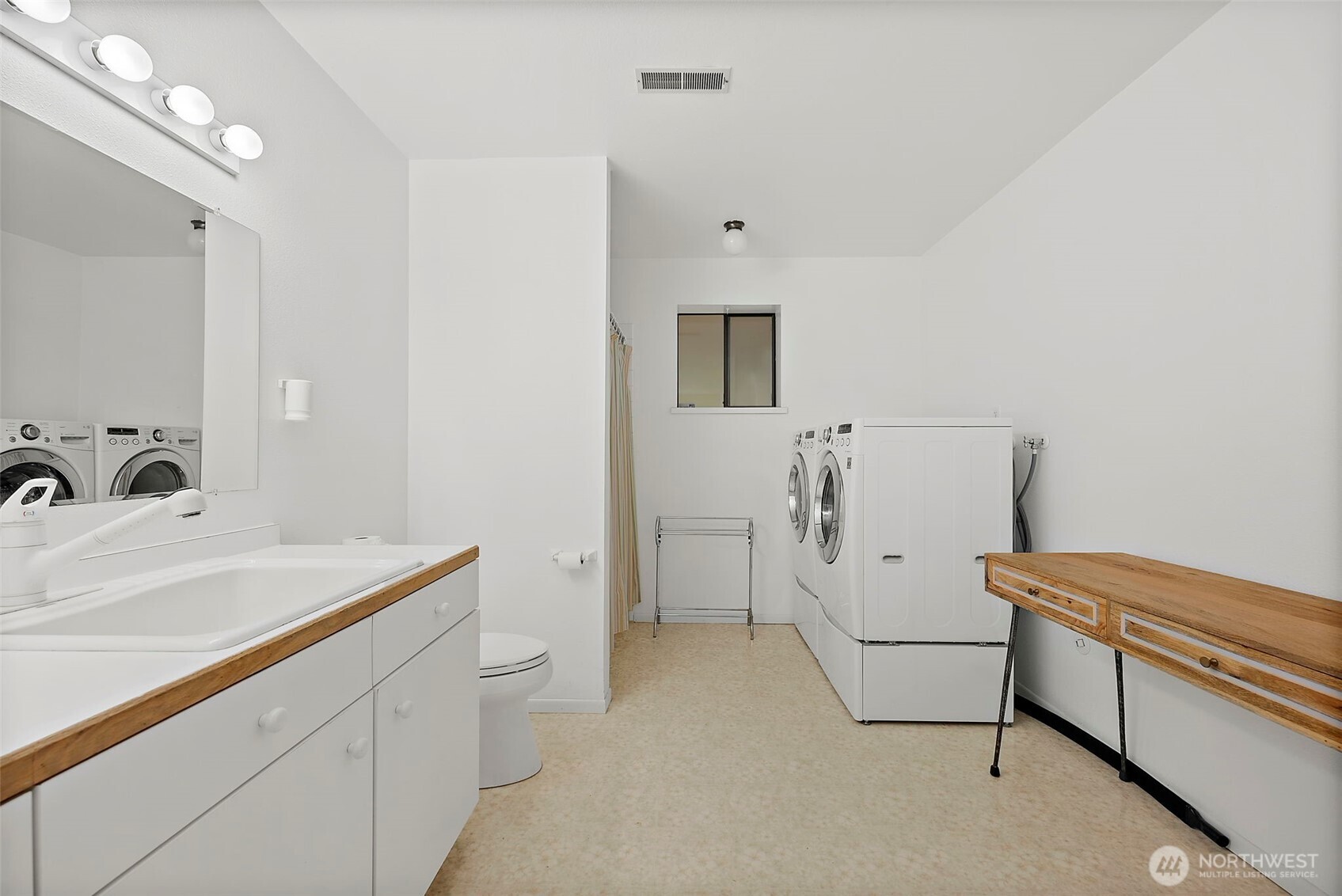 7861 University Point Circle NE, Bremerton, WA 98311