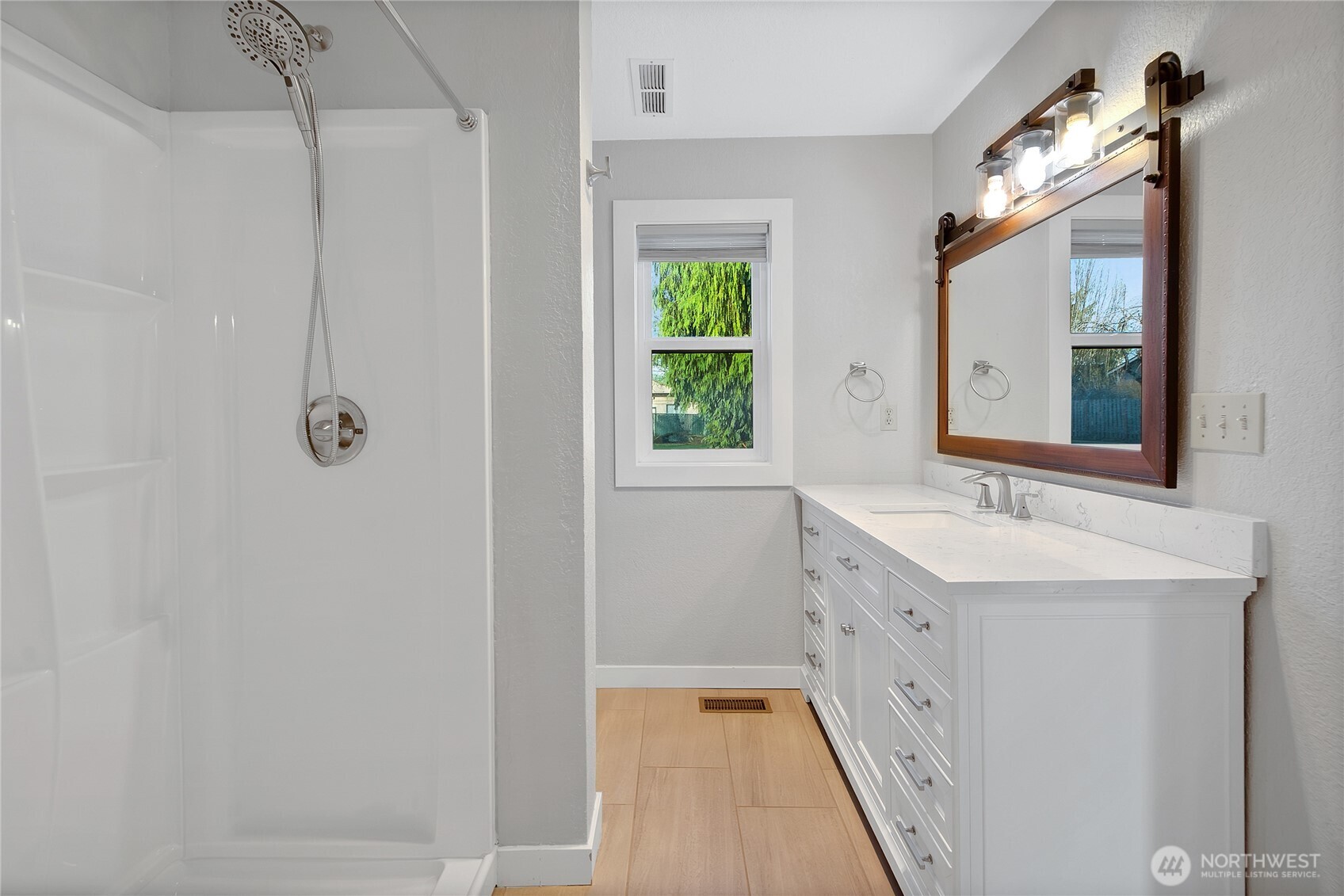 2881 Initial Avenue , Enumclaw, WA 98022