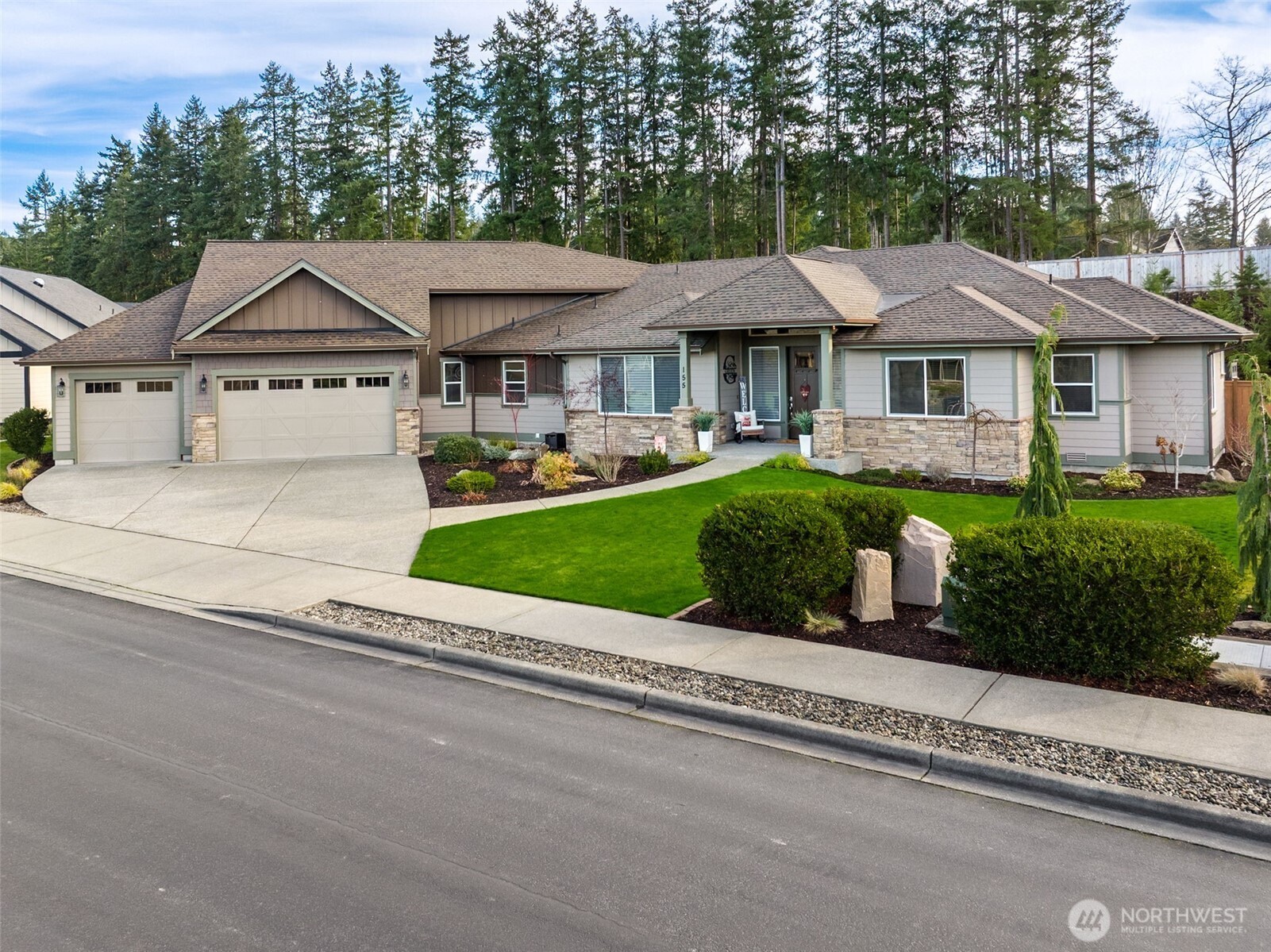 155 Mountain Crest Lane , Eatonville, WA 98328