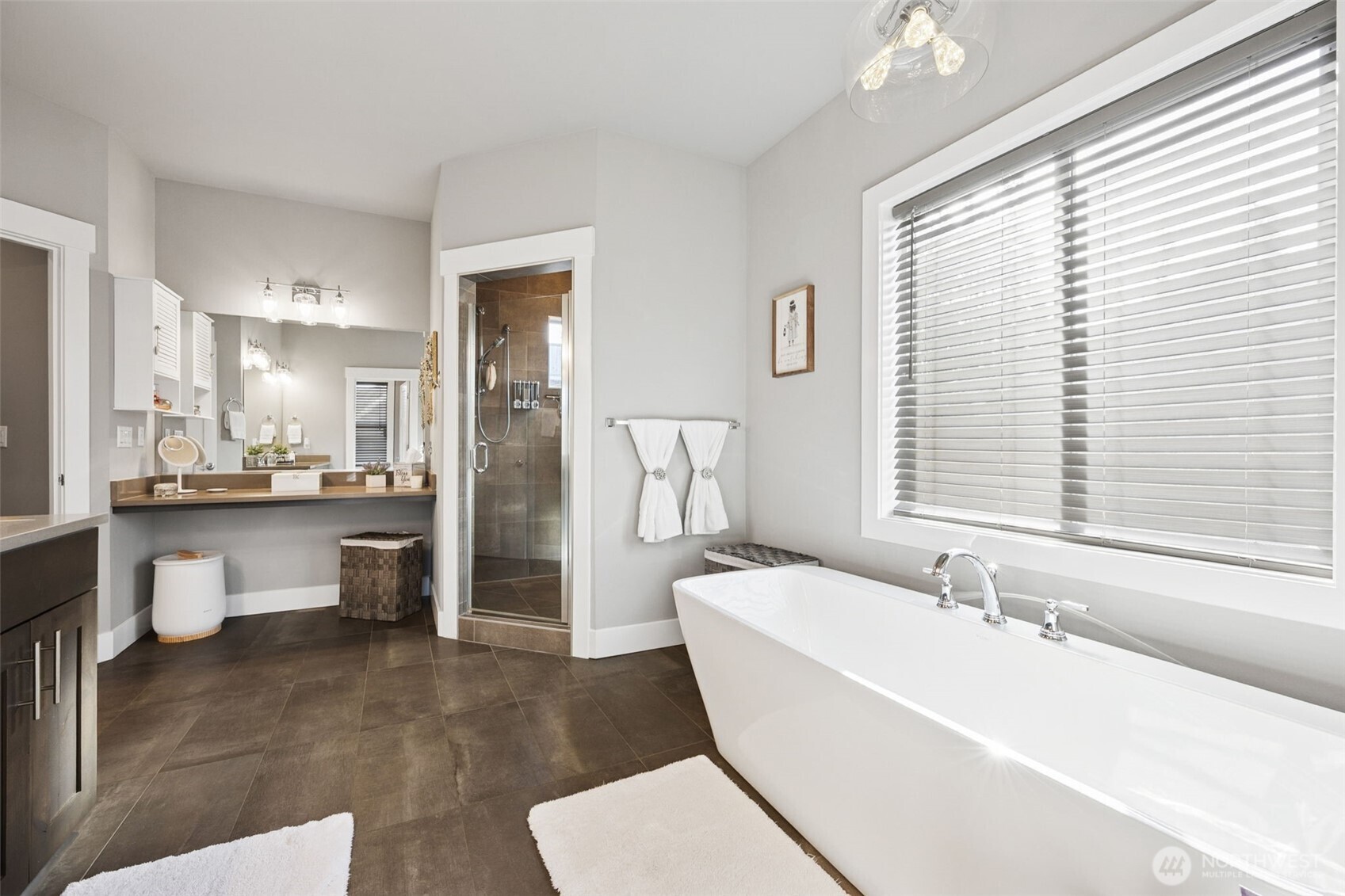 155 Mountain Crest Lane , Eatonville, WA 98328