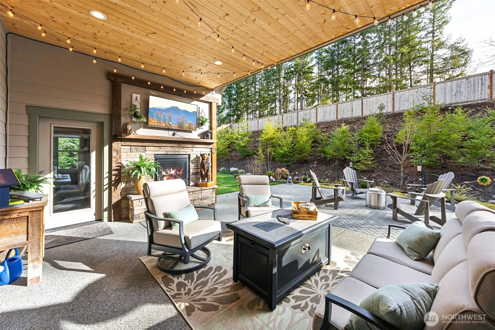 155 Mountain Crest Lane , Eatonville, WA 98328