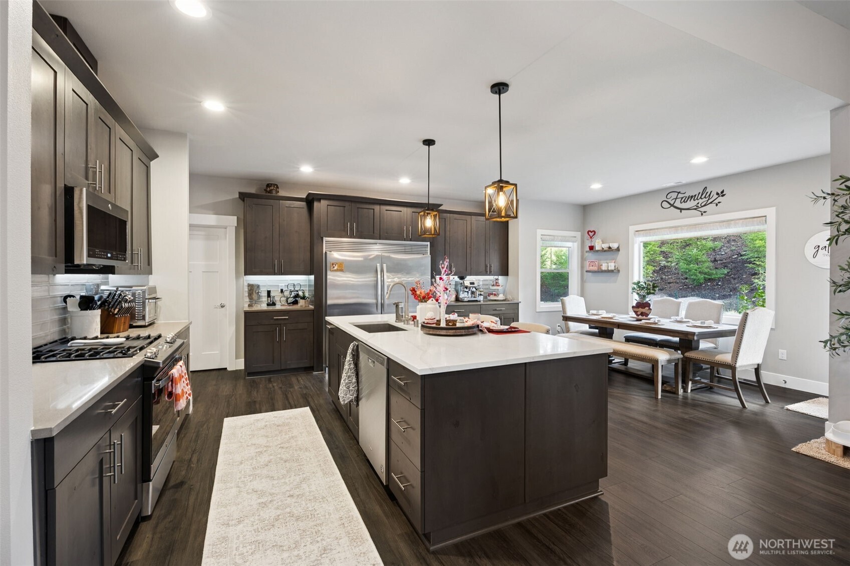 155 Mountain Crest Lane , Eatonville, WA 98328