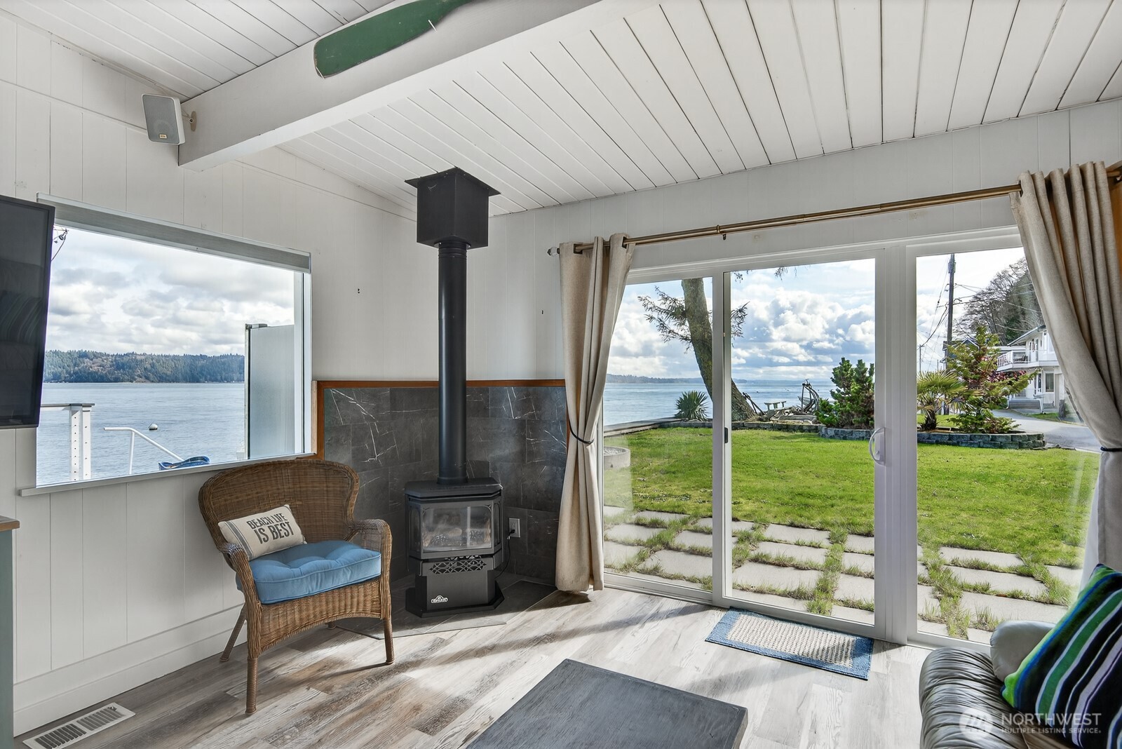 3187 Shoreline Drive , Camano Island, WA 98282