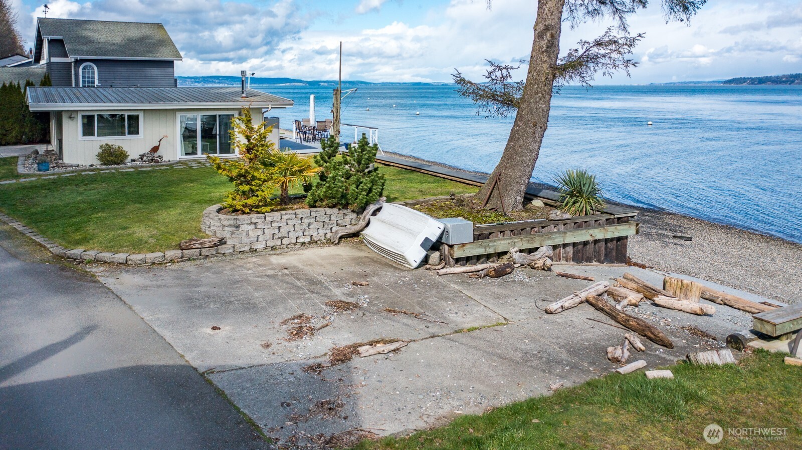 3187 Shoreline Drive , Camano Island, WA 98282
