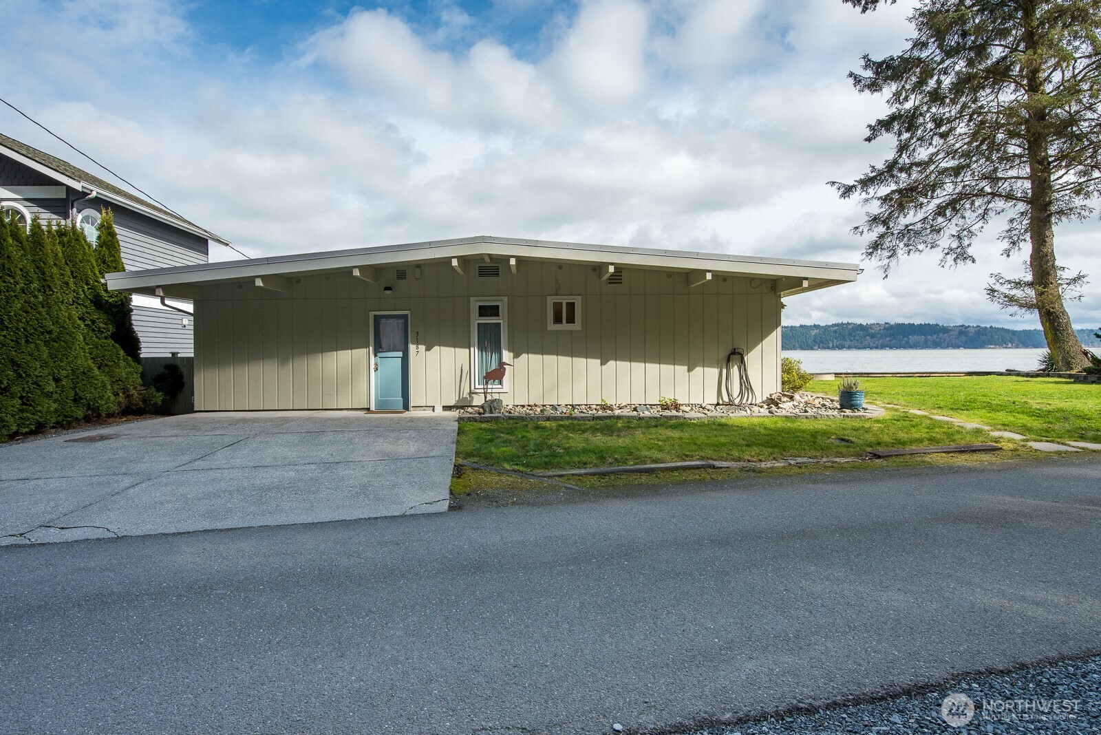 3187 Shoreline Drive , Camano Island, WA 98282