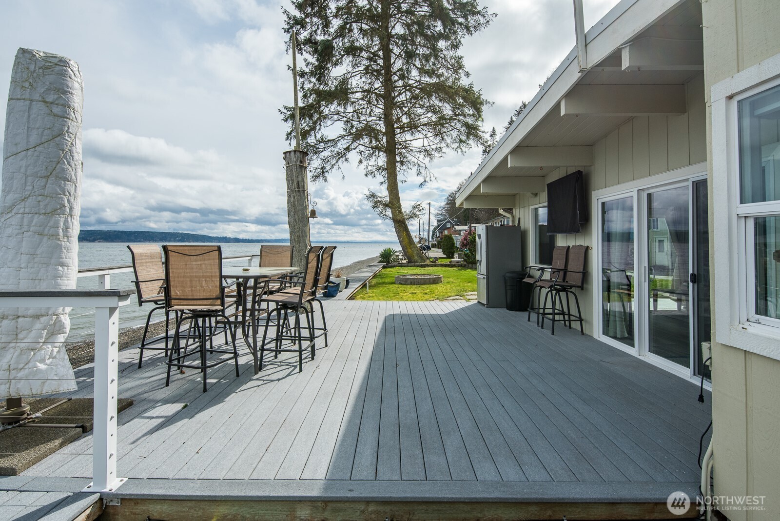3187 Shoreline Drive , Camano Island, WA 98282