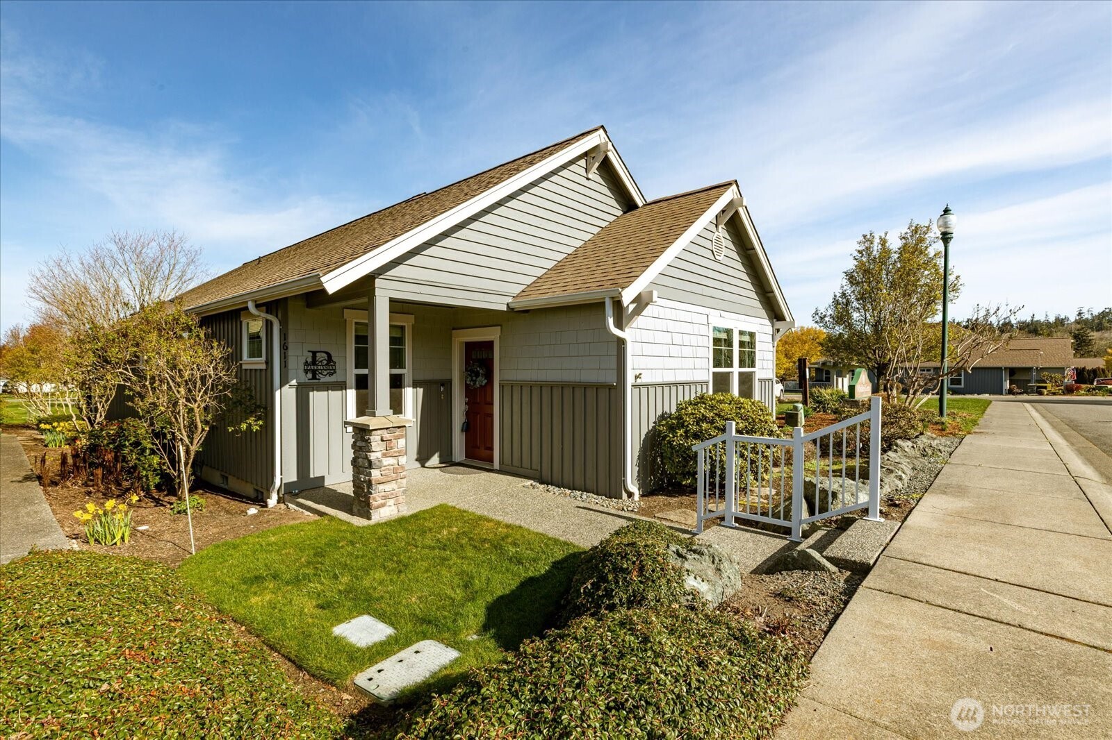 1611 SW Vanguard Street , Oak Harbor, WA 98277