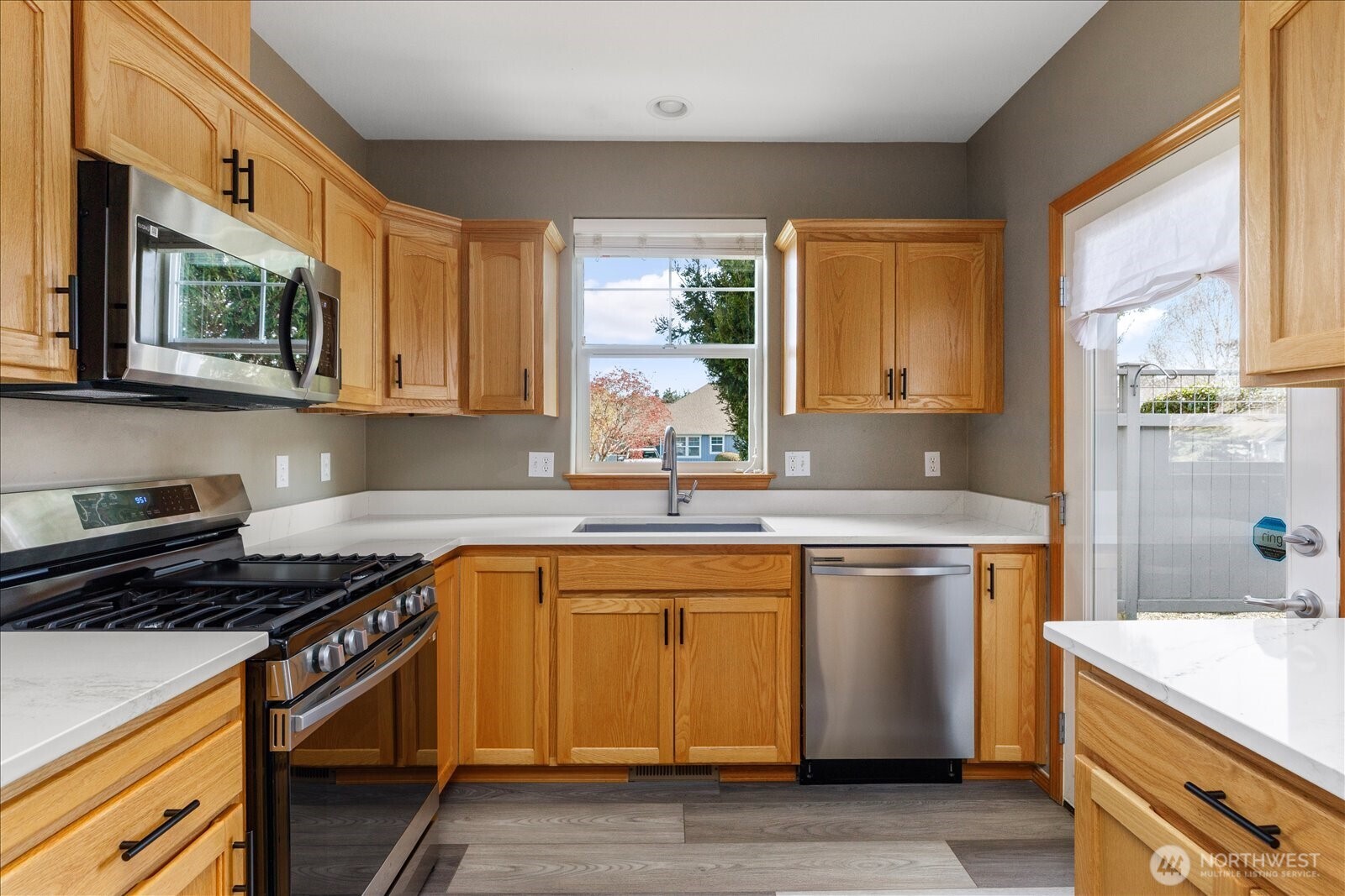 1611 SW Vanguard Street , Oak Harbor, WA 98277