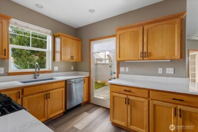 1611 SW Vanguard Street , Oak Harbor, WA 98277 - Photo 16