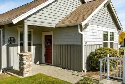1611 SW Vanguard Street , Oak Harbor, WA 98277 - Photo 2