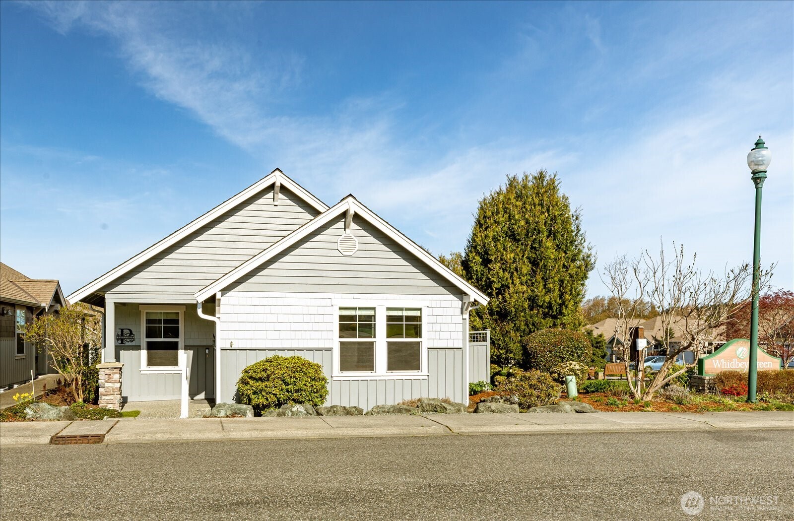 1611 SW Vanguard Street , Oak Harbor, WA 98277