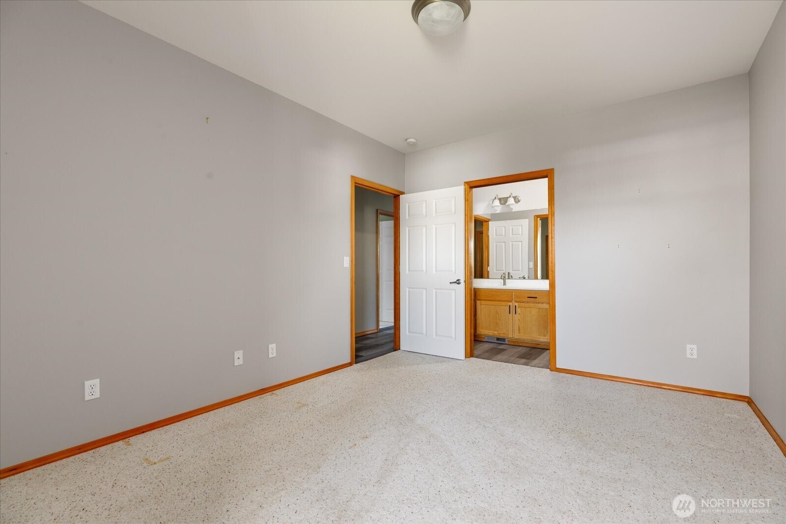 1611 SW Vanguard Street , Oak Harbor, WA 98277