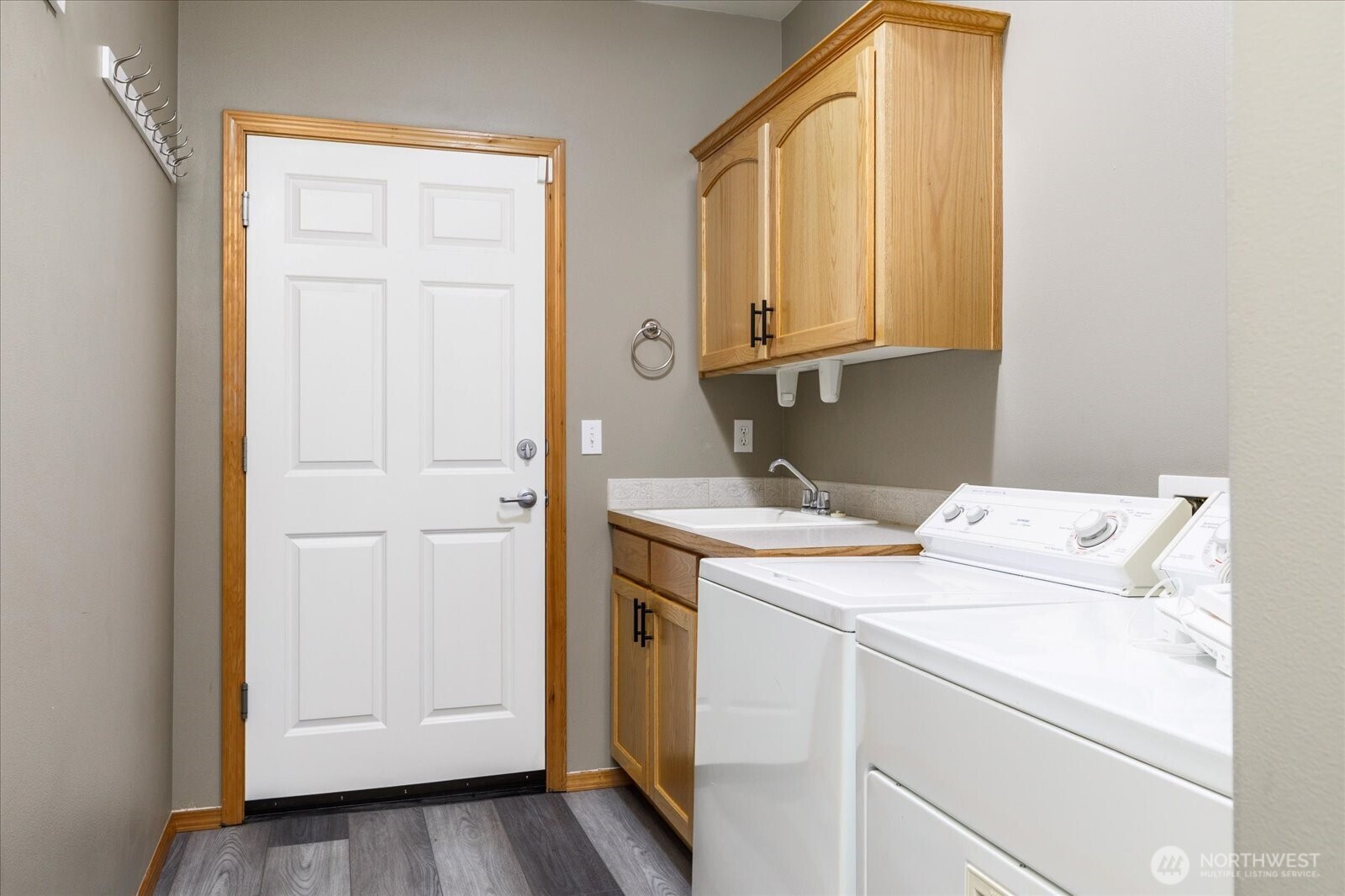 1611 SW Vanguard Street , Oak Harbor, WA 98277