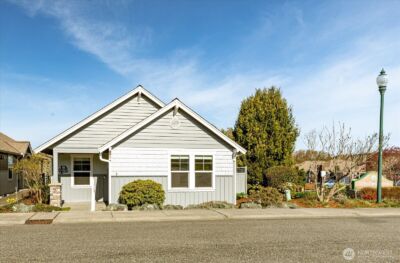 1611 SW Vanguard Street , Oak Harbor, WA 98277 - Photo 3