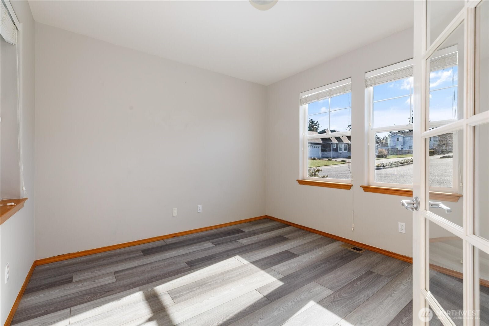 1611 SW Vanguard Street , Oak Harbor, WA 98277