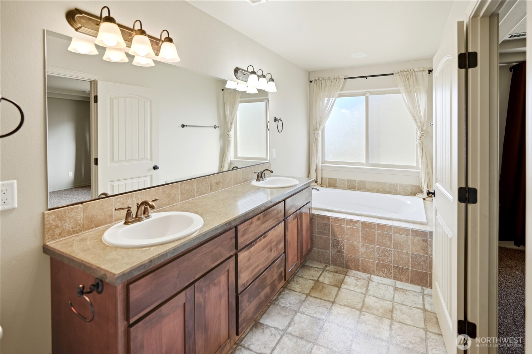 706 7th Avenue NE, Ephrata, WA 98823